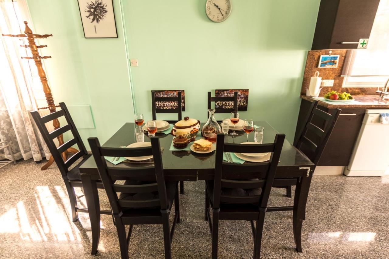 Villa Marina 아이아 나파 외부 사진